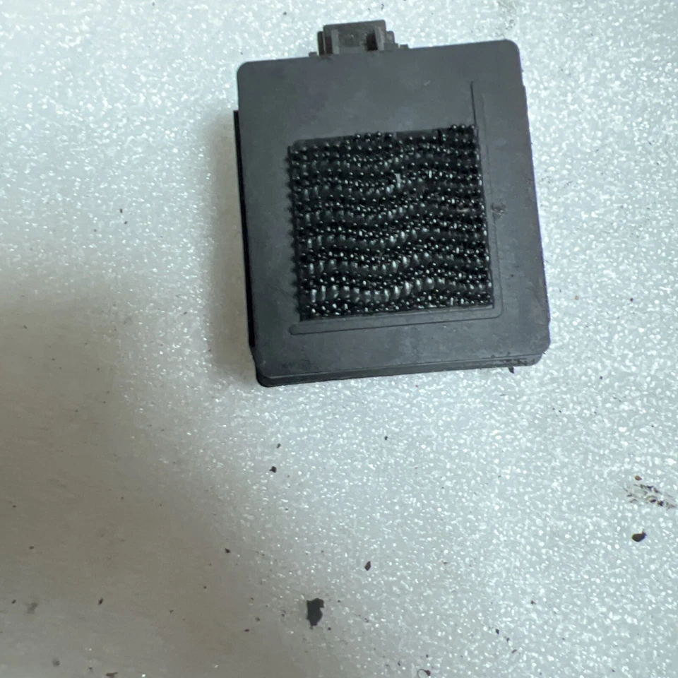 2007 Jaguar Xk Radio Antenna Unit 4r8315k602 - Image 4 of 4