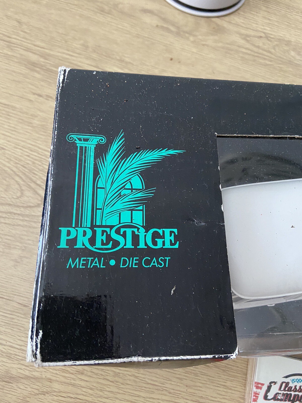 Solido Prestige Diecast 118 8031 1966 VW Combi. Splitscreen Camper Van