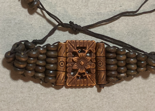 Hochwertiges Vintage Holz Armband mit Perlen und Blumenverzierung aus Holz - - Bild 2 von 3