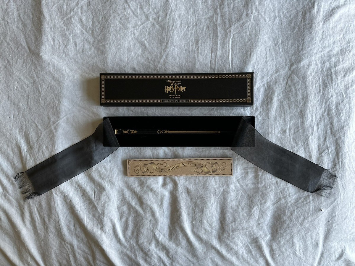 Harry Potter Wizarding World Collector's Edition Wand 2019