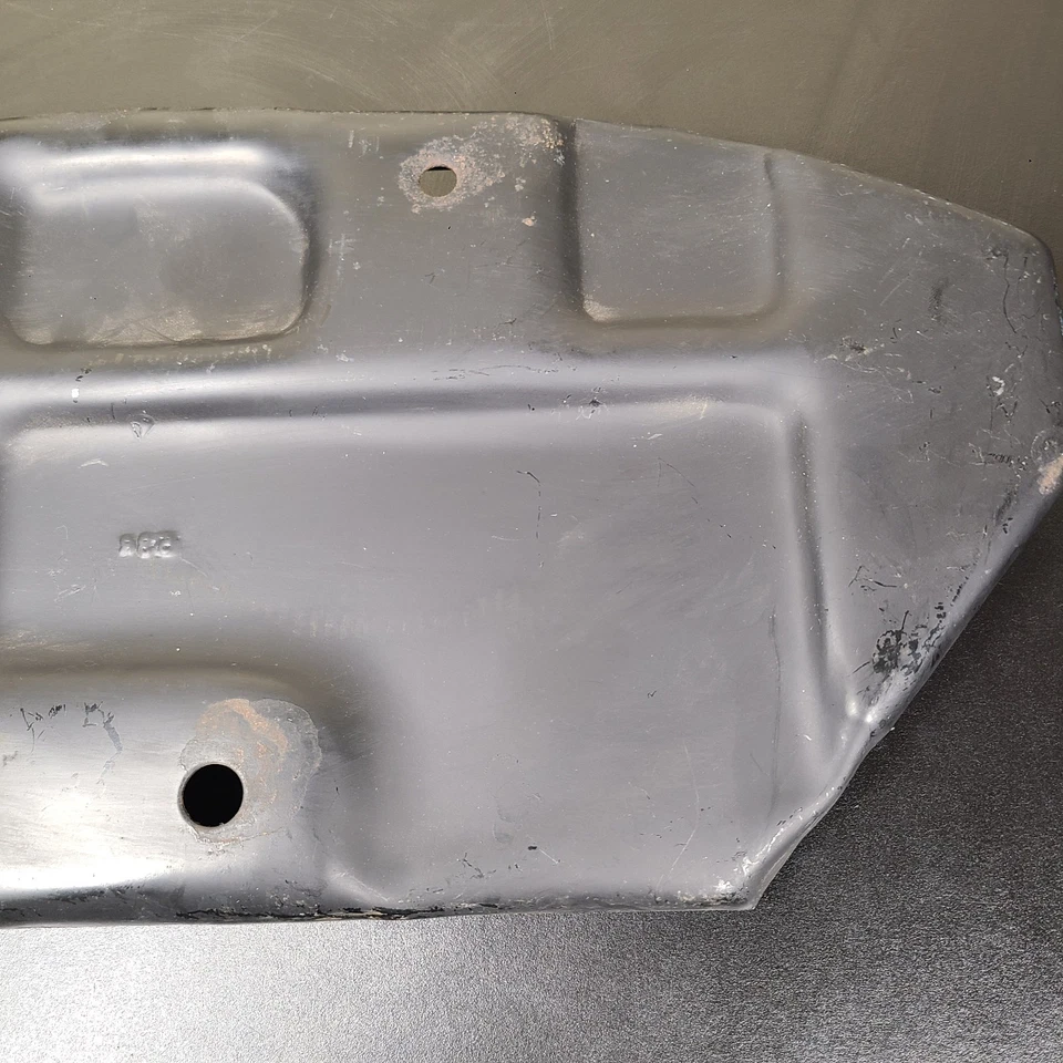 Bandeja de batería OEM Chrysler 53R 1970-74 Dodge Challenger Plymouth Barracuda carrocería eléctrica Foto 4 de 4