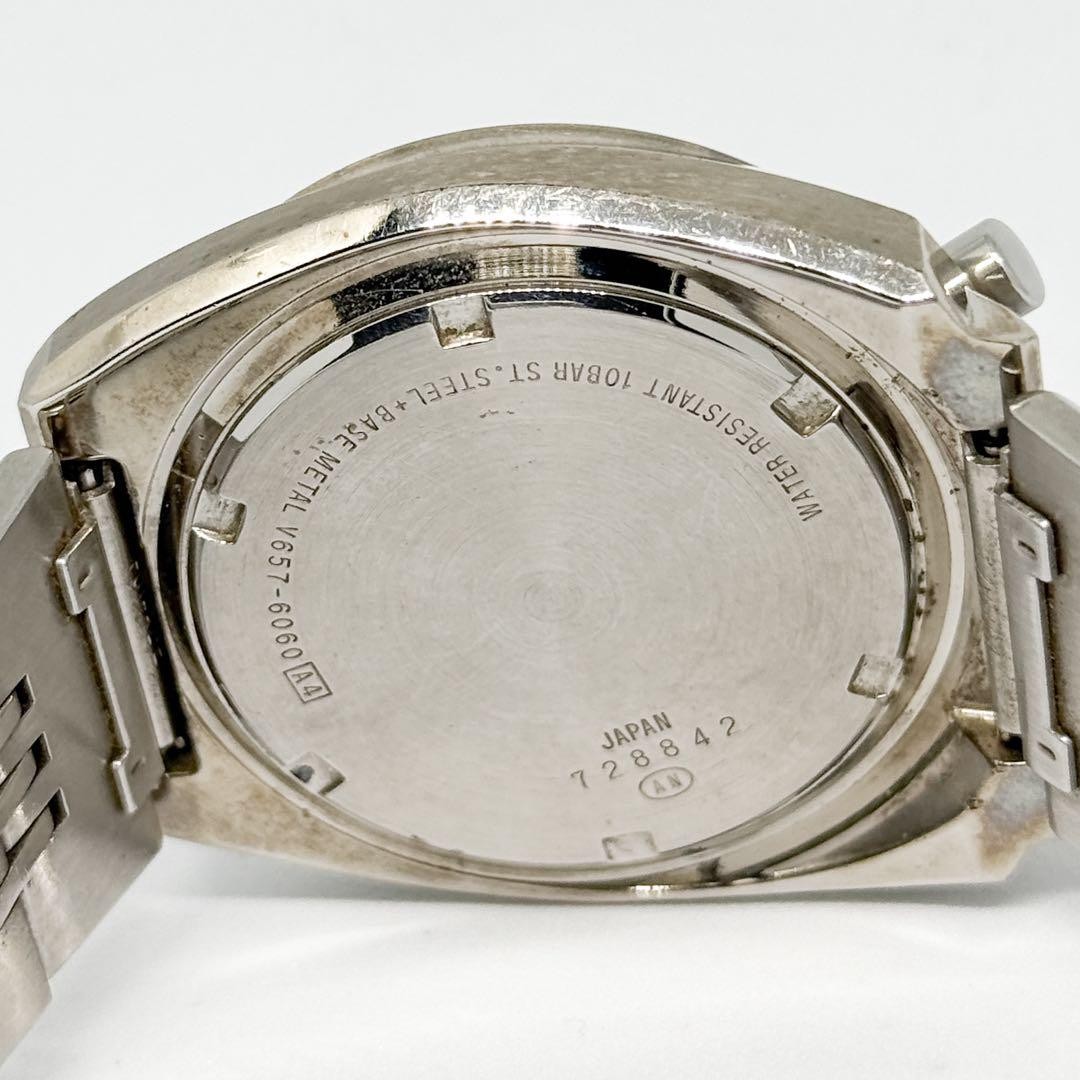 SEIKO ALBA AKA V657-6060 グリーン SEIKO Alba AKA Bullhead Chronograph V657‑6060 Men's Watch
