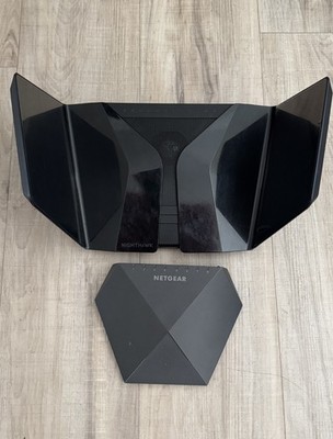 NETGEAR Nighthawk RAX200 AX12 Tri-Band WiFi 6 Router + S8000 8-Port Gigabit Swit