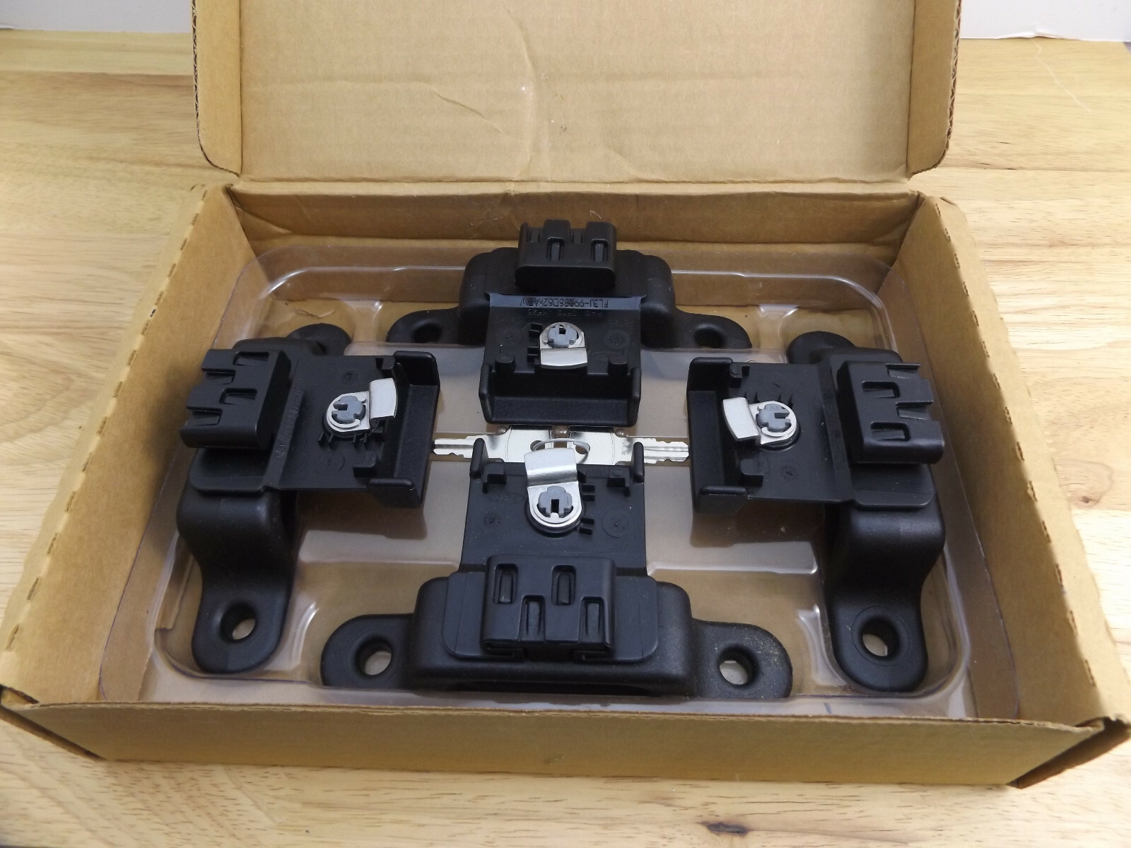 BoxLink Cleat Ford A872B Cav6 Set of 4 with 2 Keys eBay