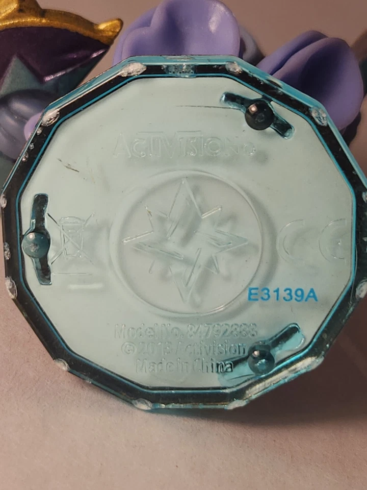 Skylanders: Swap Force: Lightcore STAR STRIKE Loose Figure Blue Base - Image 3 of 3