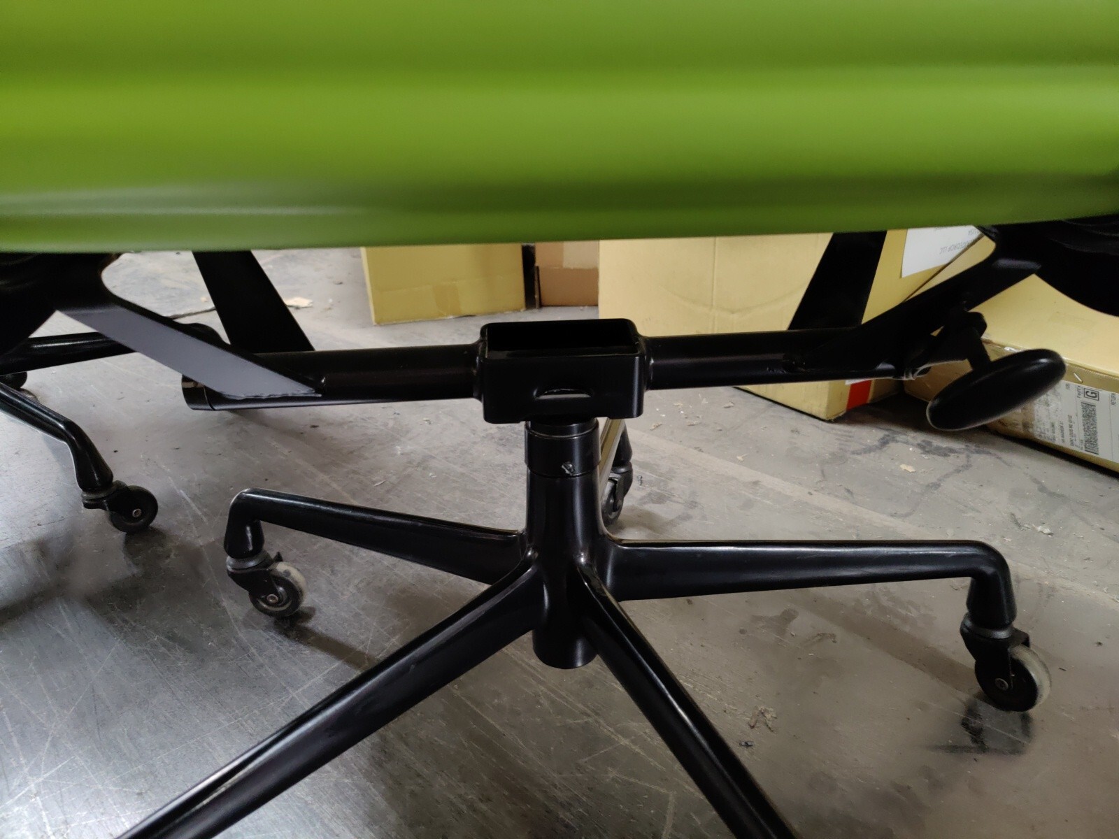 2006 Eames Herman Miller High Executive  Aluminum Group Desk green Chair leather