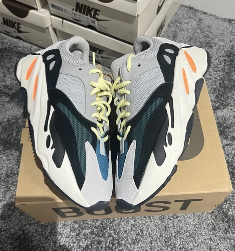 ??Uk11.Yeezy Boost 700 WaveRunner.✅???
