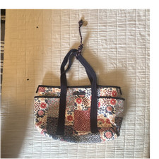 Tommy Hilfiger Multicolor Floral Tote Snap Cl...
