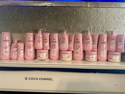 Dove x Crumbl Complete 21pc Limited Edition Set         