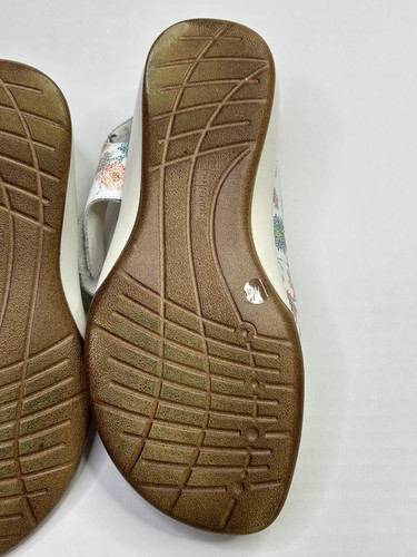 EASY SPIRIT SANDALS Women's 7 (WW) HARTWELL FLORAL WHITE LEATHER Lightweight - Picture 10 of 20