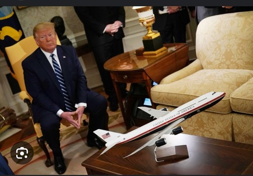 Boom Overture in Air Force One Colors Mahogany Wood Handmade Desktop Model - Picture 2 of 9