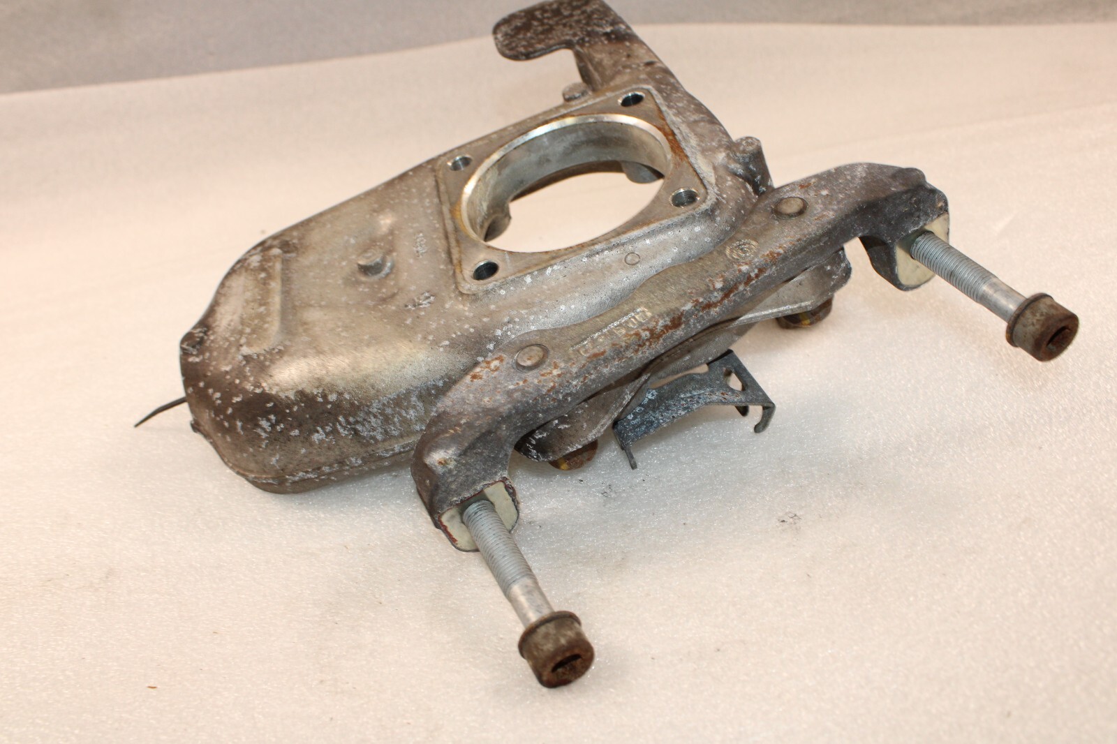 Maserati Granturismo, LH, Left, Front Spindle Knuckle, Used