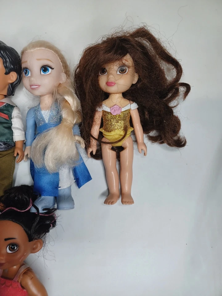Lote de 5 muñecas Disney Petite de 6" a 4" Elsa, Belle, Ariel, Moana, Mateo Foto 3 de 4