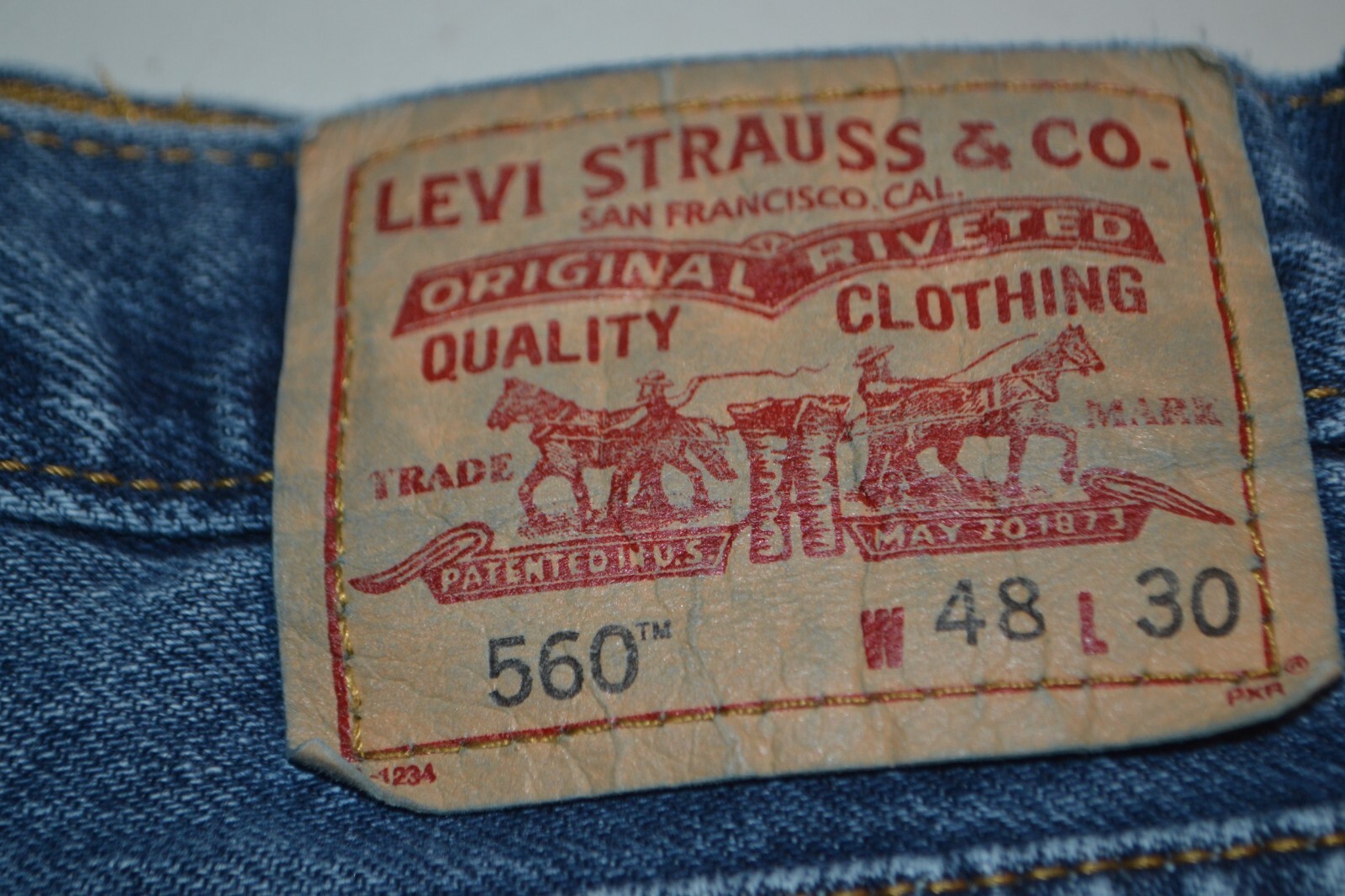 Levis Men Big & Tall 560 Comfort Fit Blue Denim Jeans Size 48x30 thumbnail 3