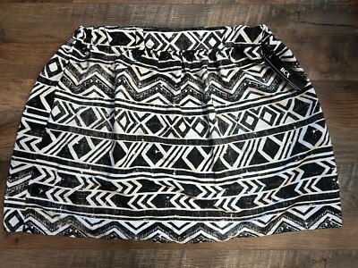 NWT Black and White BCX Skirt Size Small