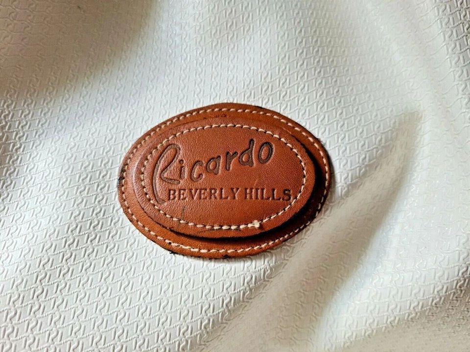 Bolso de Mano Ricardo Beverly Hills Vinilo Borde Cuero de Vaca Grande Resistente al Agua Cartera  Foto 4 de 4