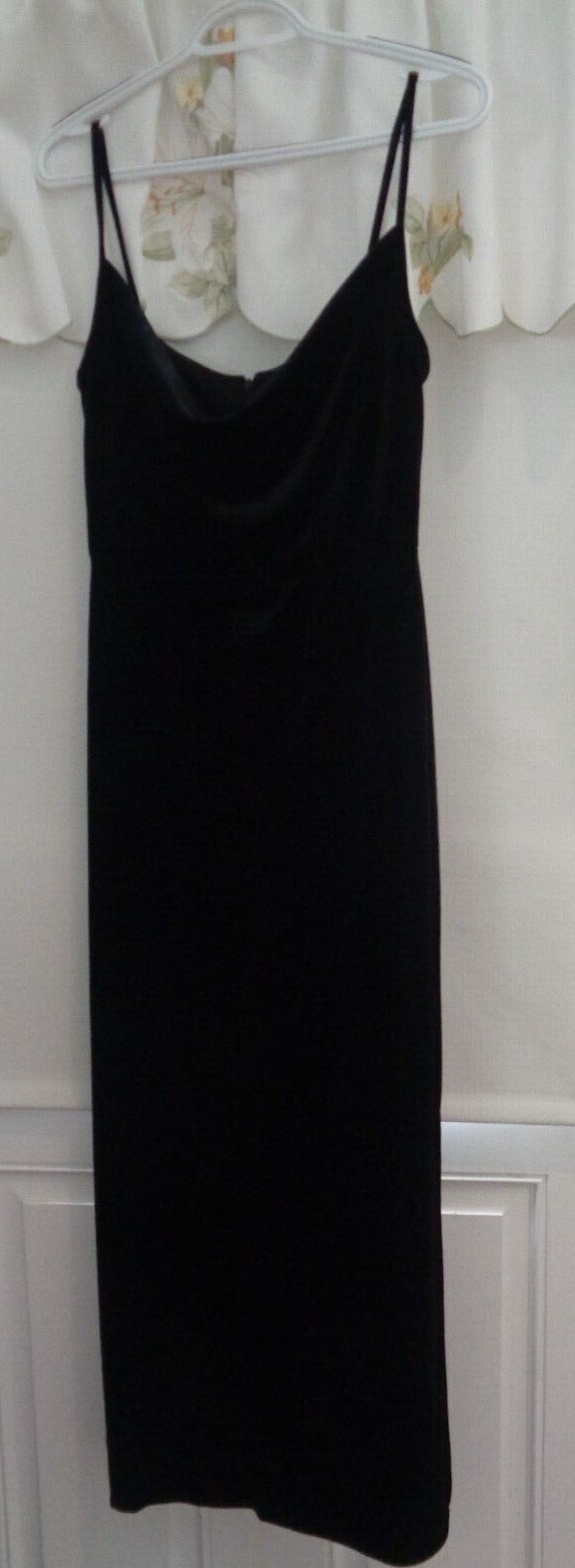 Cocktail dress Black Sleeveless Cowl Neck-Velvet Dress Black w/side slits size 4-image