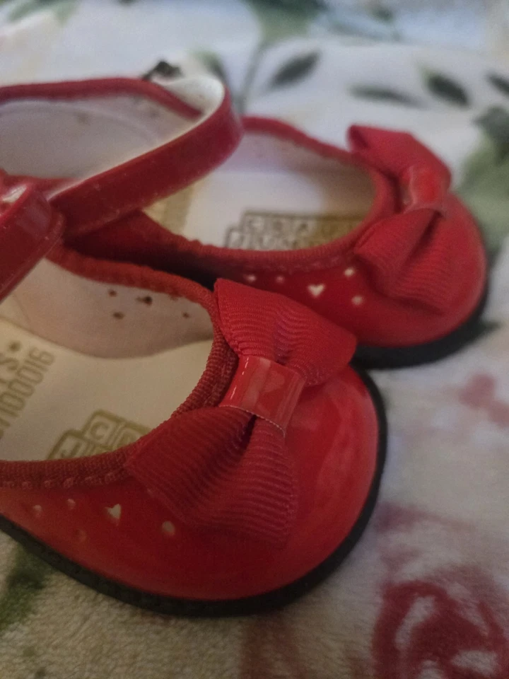 Zapatos de bebé rojos Baby Jane suéteres de cuna Foto 3 de 4