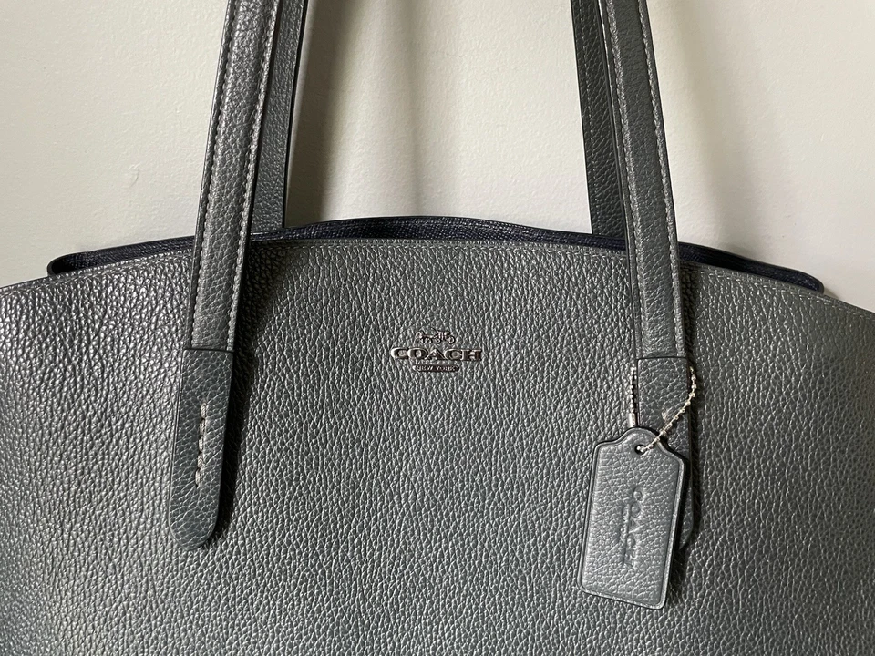 Bolso de Mano COACH Grande Charlie 40 Portátil Cuero Guijarro Verde Oscuro Foto 4 de 4