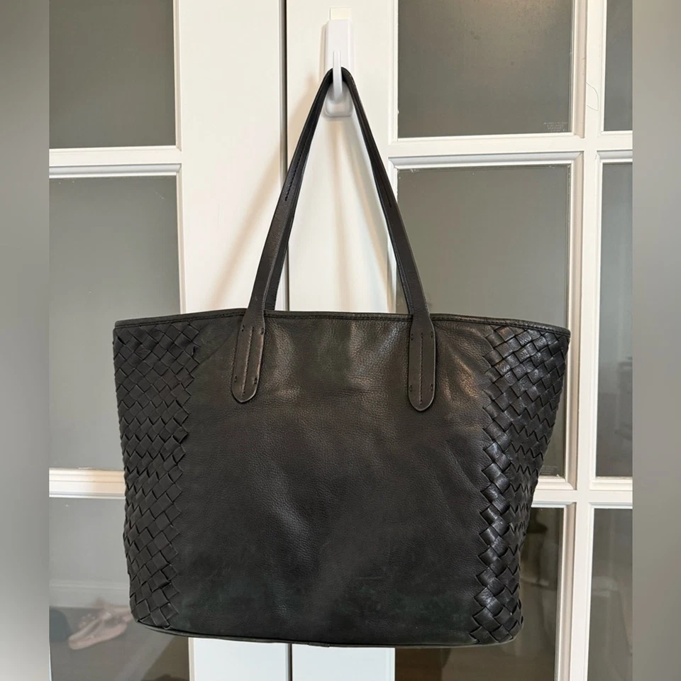 Bolso de Mano Cole Haan de Cuero Tejido Negro Foto 3 de 4