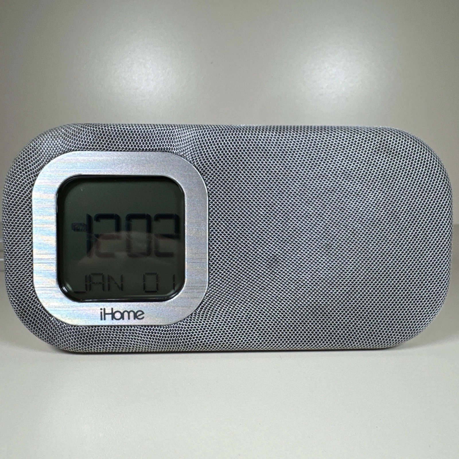 i Home i BT 210 Bluetooth Speaker & Alarm Clock Radio W/ USB Charging, Aux White photo i Home i BT 210 Bluetooth Speaker & Alarm Clock Radio W/ USB Charging, Aux White featured image