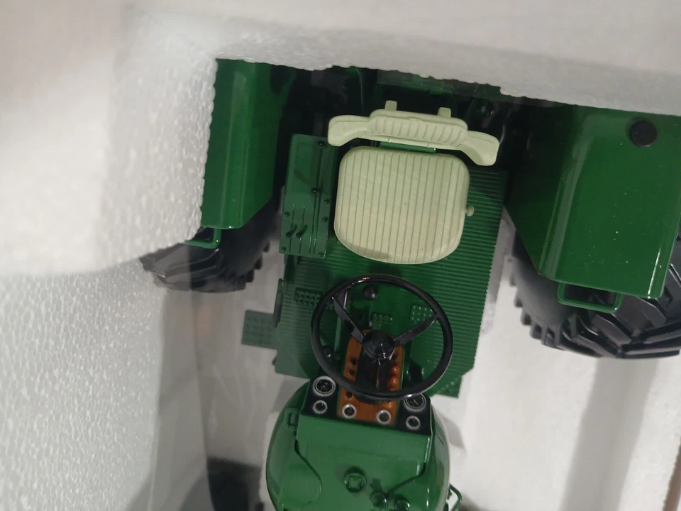 SpecCast Oliver G-1355 LP Gas Wide Front Tractor New In Original Box #SCT 428 - Image 4 of 4