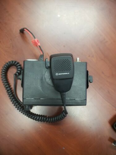 Motorola Radius CM200 4Ch 25W UHF 438-470 MHz Radio AAM50RNC9AA1AN - Zdjęcie 4 z 4