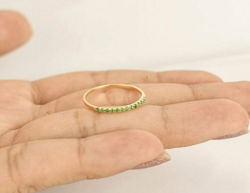 14k Solid Gold Tiny Round Tsavorite Half Eternity vendre Ring Stacking Dainty Ring NS8.