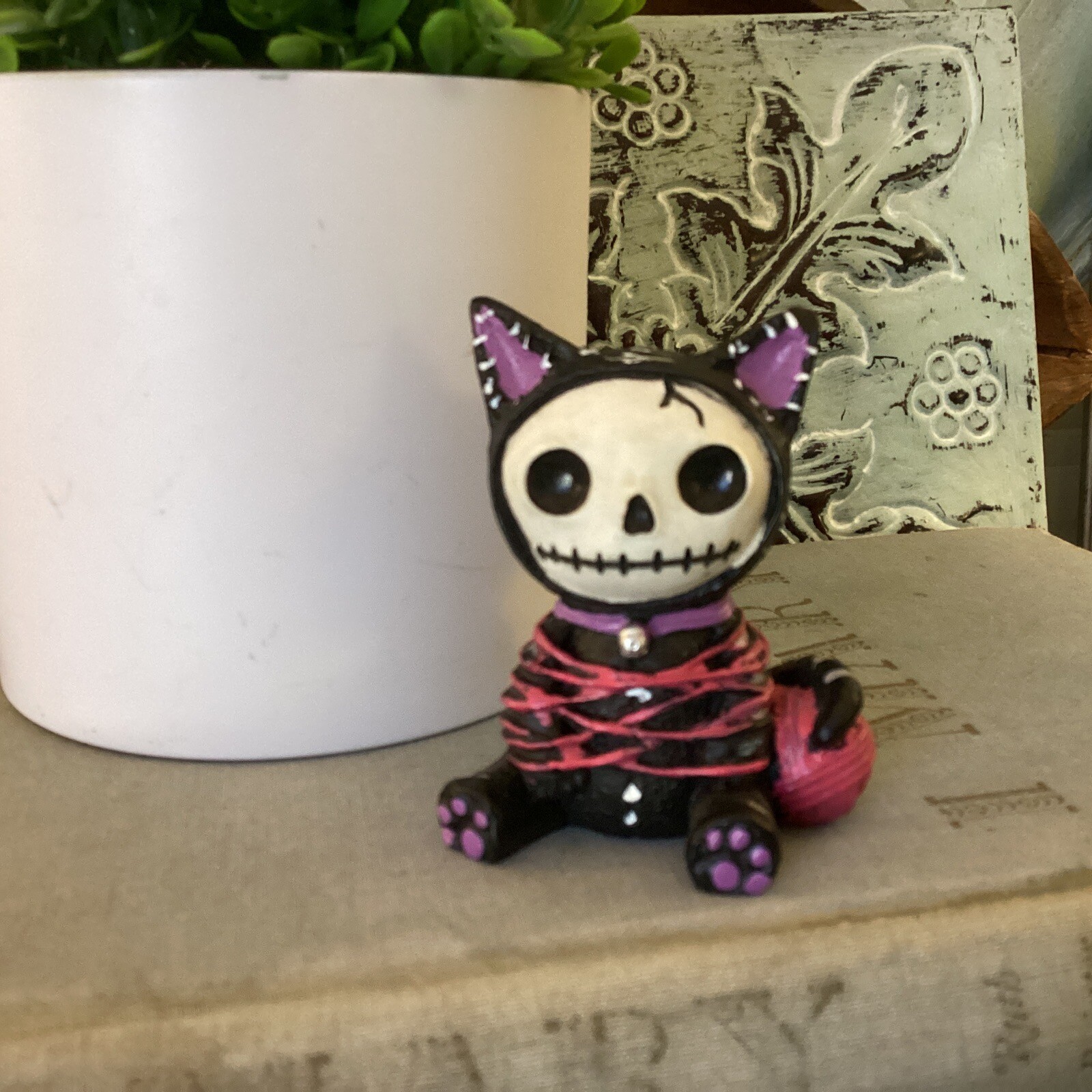 Small Furry Bones Black Purple Voodoo Cat Yarn Bondage Skeleton Fig. Halloween