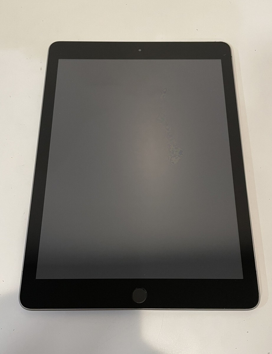Apple iPad 5th Gen 32GB, Wi-Fi, 9.7 inch Tablet - Space Gray
