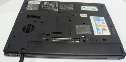 HP Compaq nc8230 15.4'' Notebook - Parts/Repair - AS IS - BROKEN - Picture 6 of 6