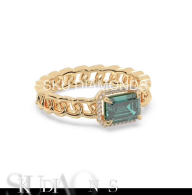 *Emerald Halo Diamonds Soft Links Ring
