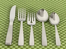 Oneida SATIN ACCENT Stainless Deluxe Frosted USA NEW Smart Choice Flatware A50N