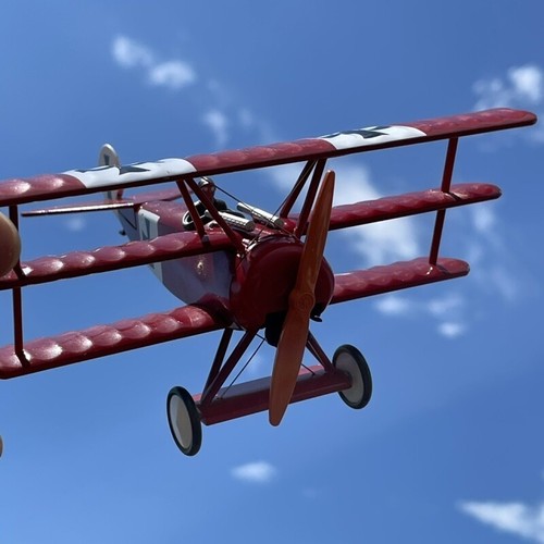Modelo Militar Die-Cast Escala 1:48 Fokker Dr.1 Triplano WW1 (Colección Premium) - Imagen 10 de 10