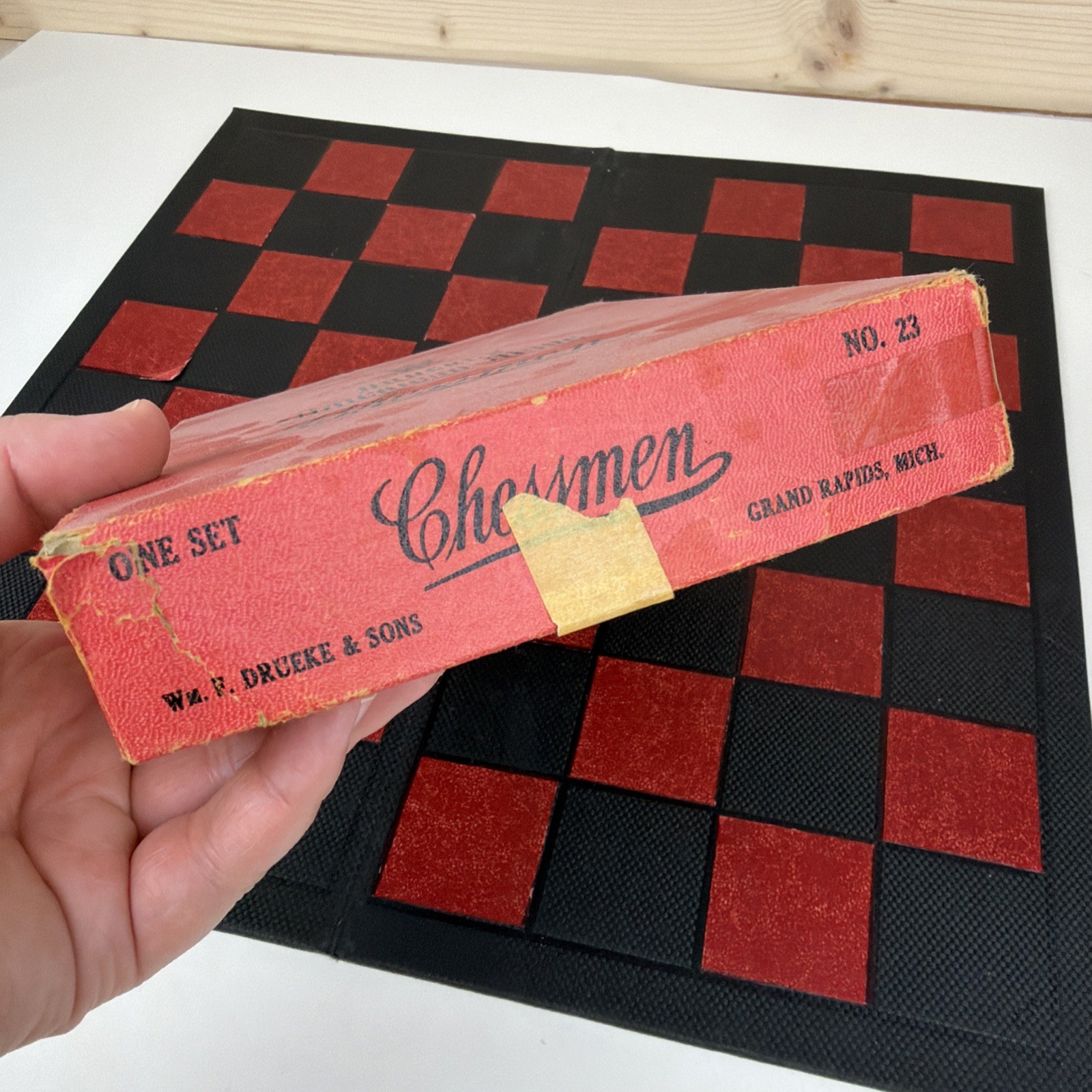 VTG Drueke No. 23 "American-Made Chessmen" Set w/ Folding Board & Instructions