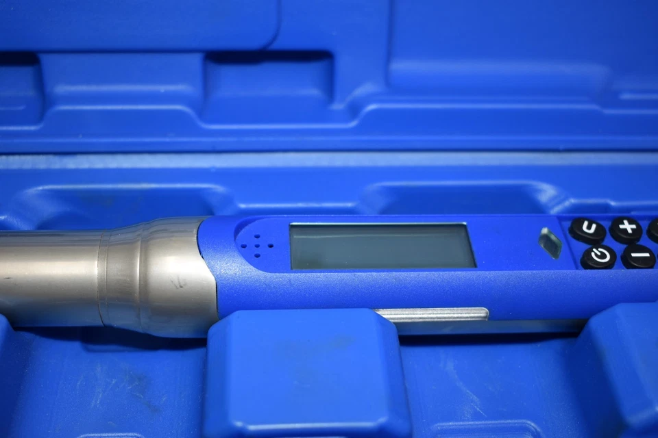 Cornwell 3/8" Drive Flex Head Digital Torque Wrench CTG3000ANGX W/Case - image 3 of 4