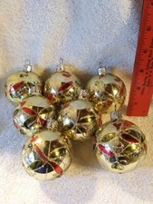 7 Vintage Commodore Christmas Classics Round GLITTER ORNAMENTS