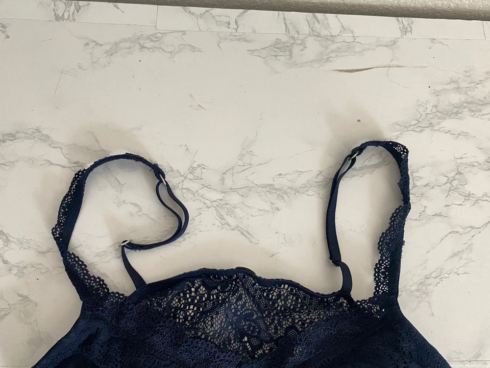 GILLY HICKS Bralette de Encaje Azul Marino Talla S Azul Encaje Gancho y Ojo Ligero O Foto 2 de 4