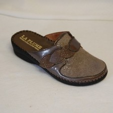 LA PLUME GARDEN Taupe Patent Leather and embossed suede slip on EUR 36