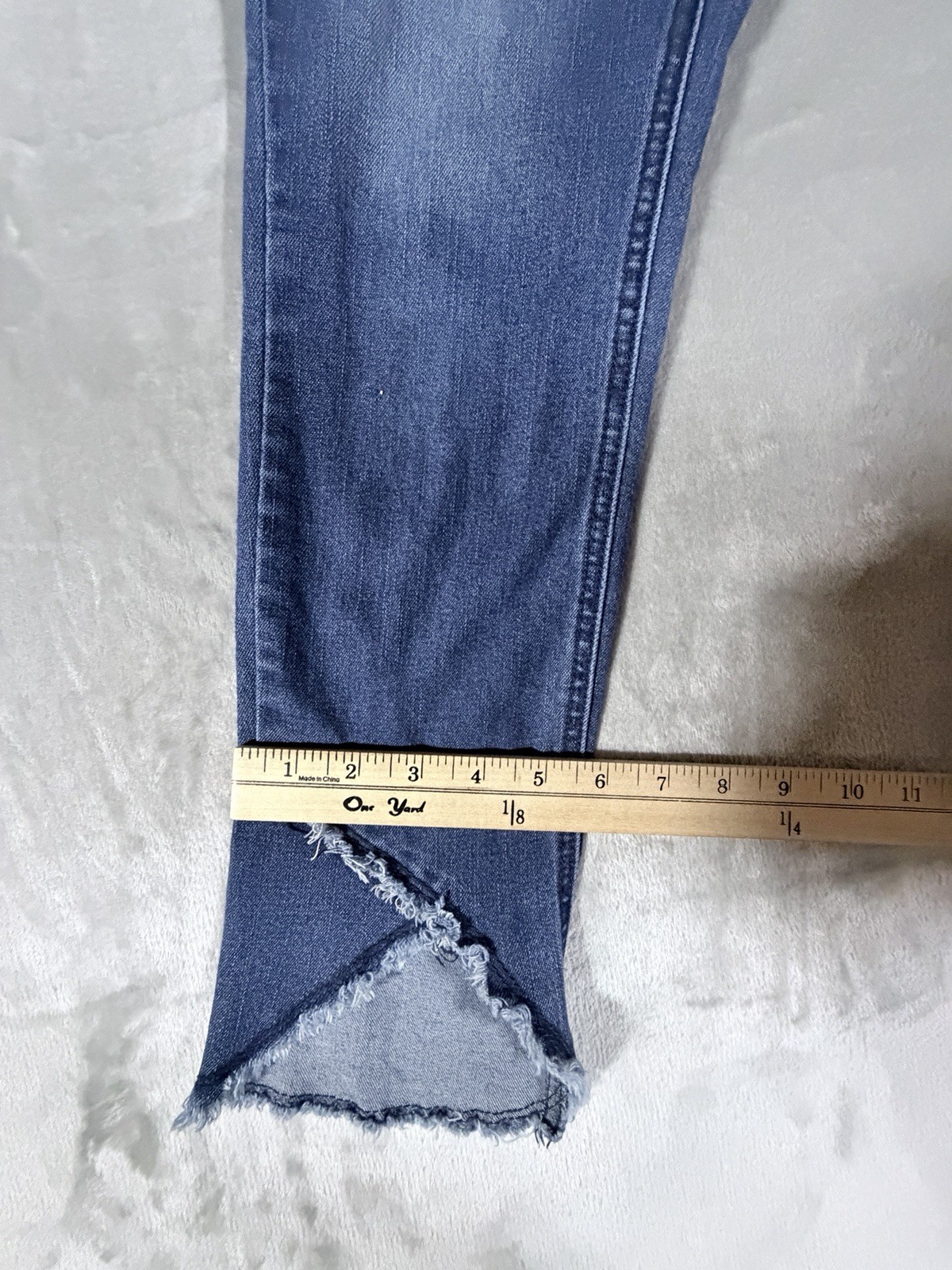 democracy jeans ab technology Womens Size 6 Skinny With Frayed Hems