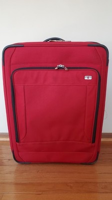Victorinox Werks Traveler Upright 24” Wheeled Medium Suitcase. Red
