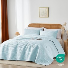 Twin Size NEW Quilt Bedding Set    Sky Blue Lightweight Microfiber Soft Bedspread