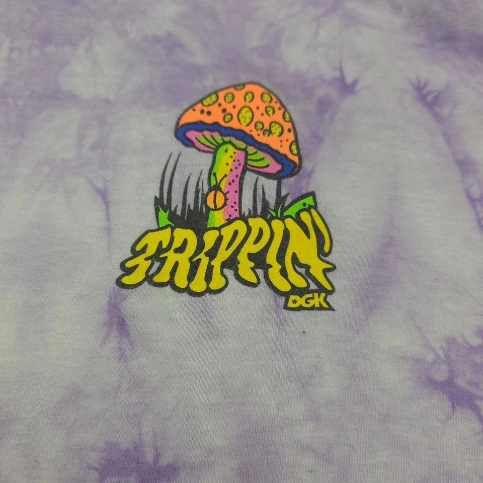 Camiseta de skate DGK High Times Trippin' Mushrooms púrpura ropa de calle mediana Foto 3 de 4