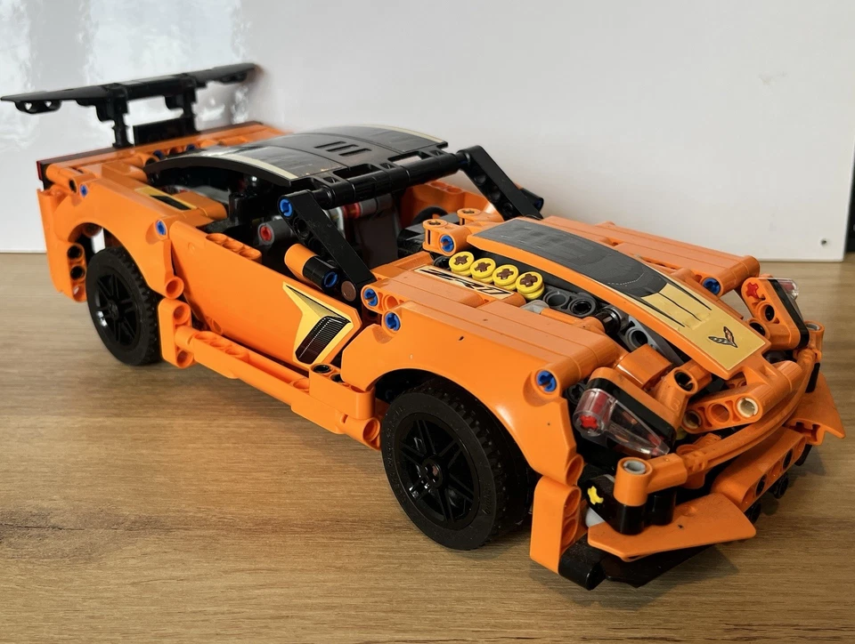 LEGO Technic 42093 Chevrolet Corvette ZR1, photo 1 of 4