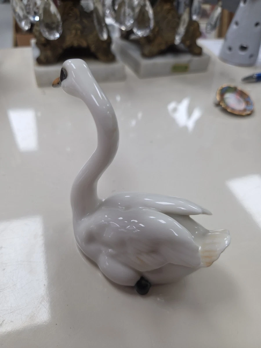 Hutschenreuther Figurine In Antique Ceramic & Porcelain Figurines