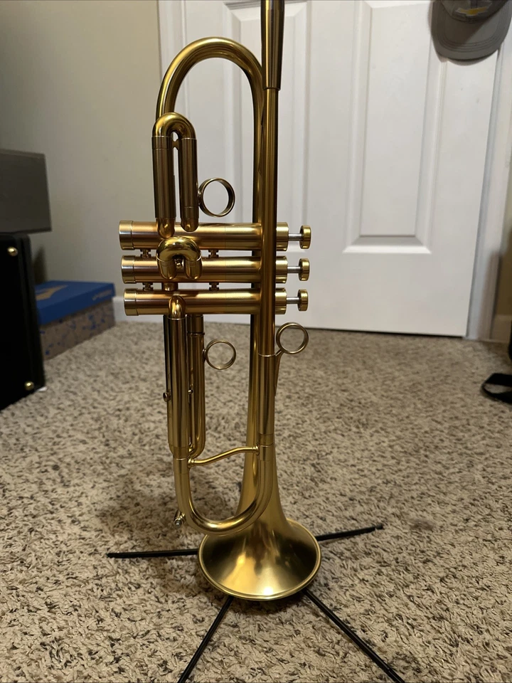 Trompeta Adams Modelo A4 Personalizada Profesional Bb  Foto 2 de 4