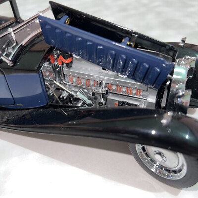 Franklin Mint 1:24 Scale 1930 BUGATTI ROYAL COUPE NAPOLEON (Blue