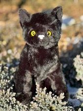 Auswella Plush Black Cat Yara™ Plush Stuffed Animal