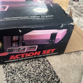 Nintendo NES Action Set Home Console ~ Complete In Box w/Orange Zapper & Game