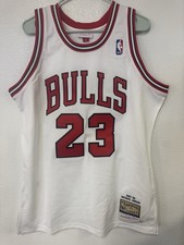 Ultimate Chicago Bulls Collector and Super Fan Gift Guide  41